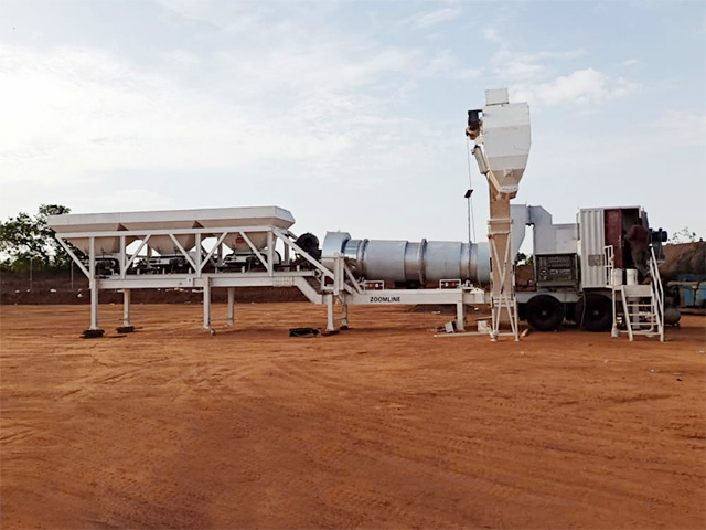 一車拖瀝青站 (2).jpg