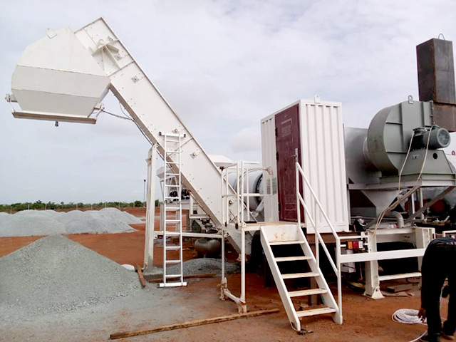 一車拖瀝青站 (3).jpg